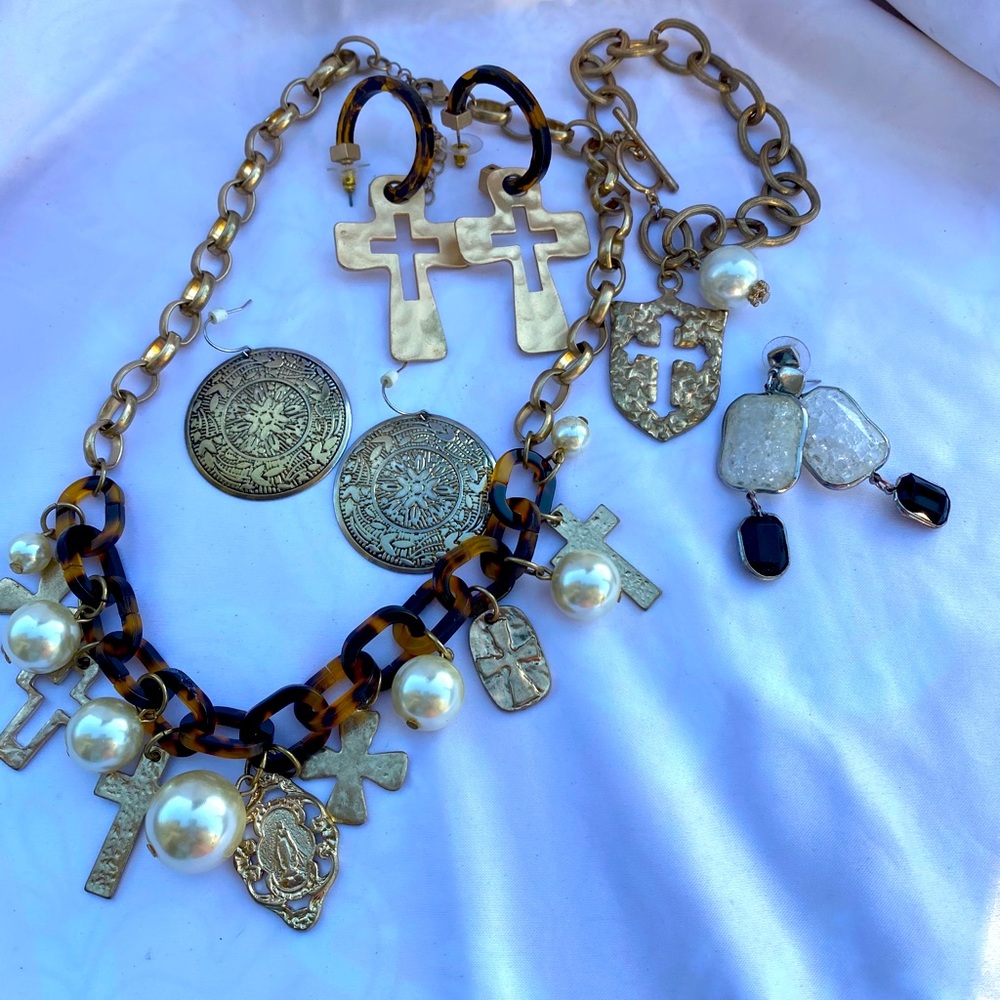 Necklace & earrings